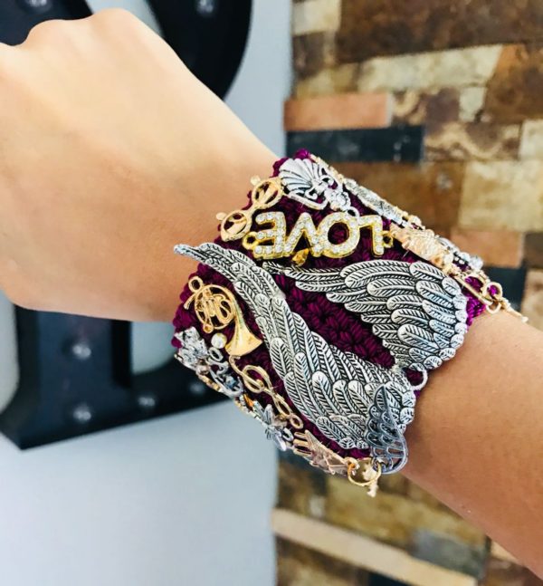 BRAZALETES BORDADOS